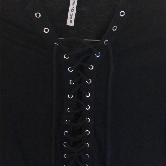 Black T-shirt with lace up detail - Picture 2 of 2